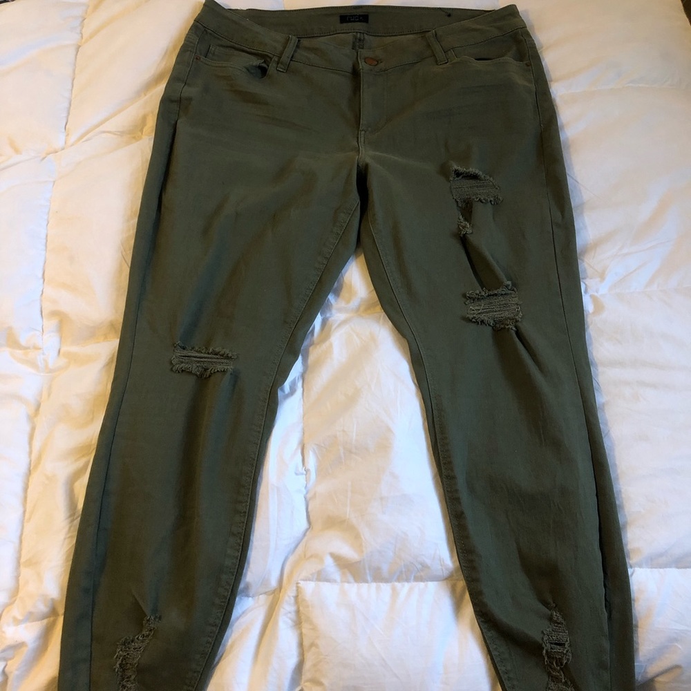 Rue 21 plus size pant.